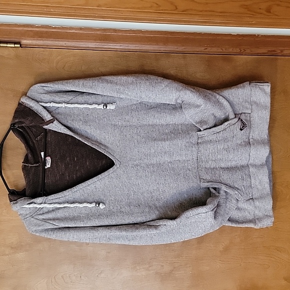 Roxy Hoodie Sweater with front pocket - Picture 1 of 6